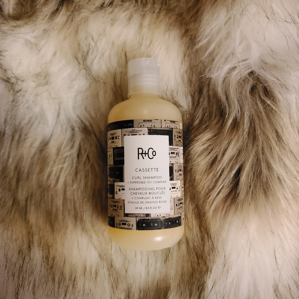R+Co Cassette curl shampoo